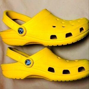 Yellow Crocs mens 8 women's 6